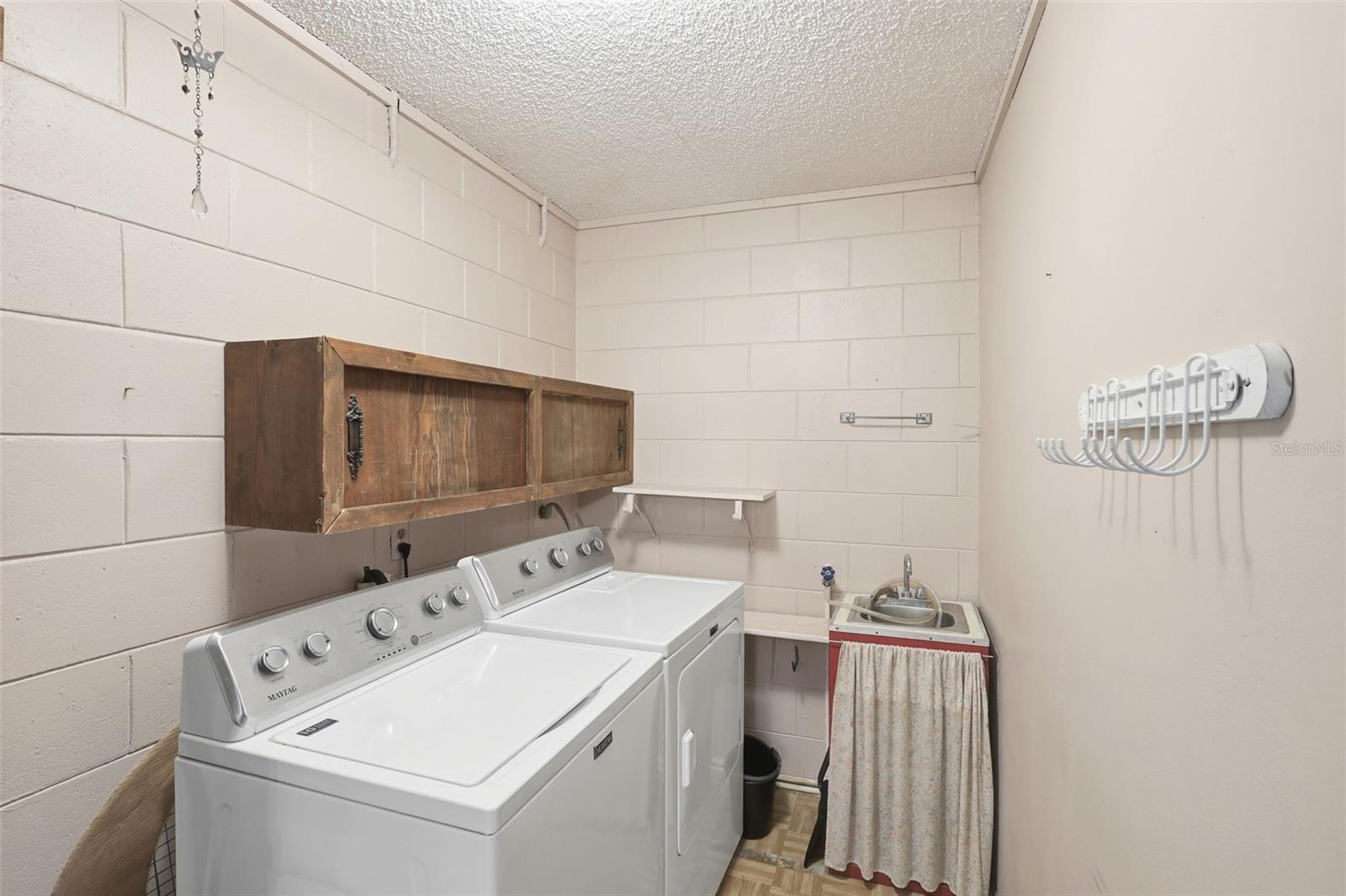 SANDY PINES - Residential