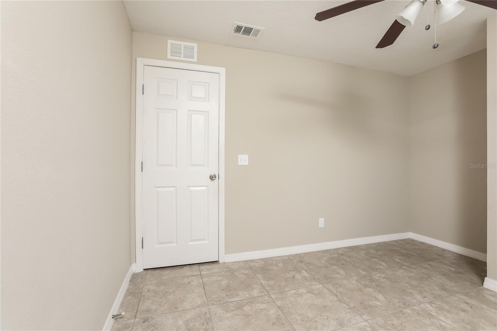 DELTONA LAKES UNIT 04 - Residential Lease