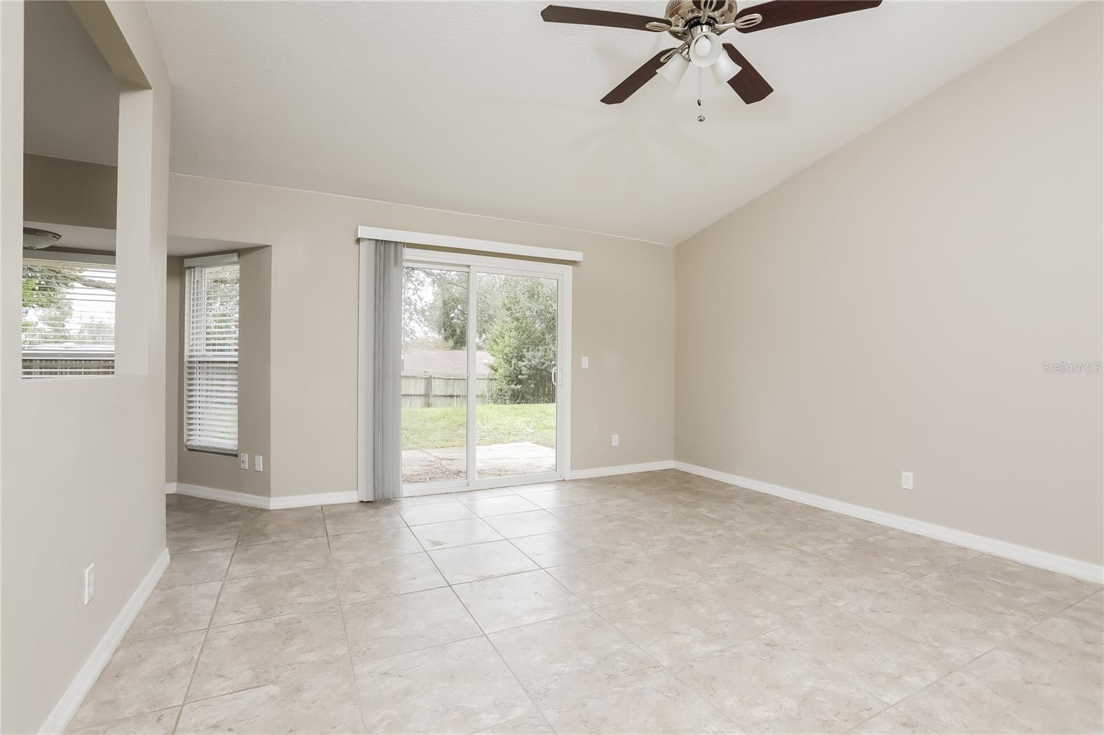 DELTONA LAKES UNIT 04 - Residential Lease
