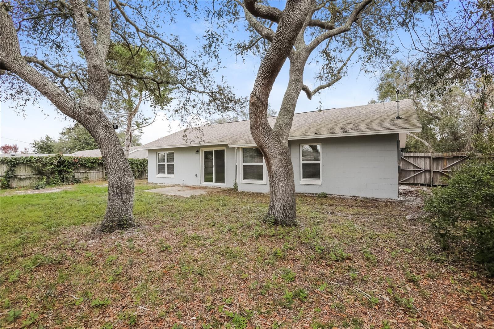 DELTONA LAKES UNIT 04 - Residential Lease