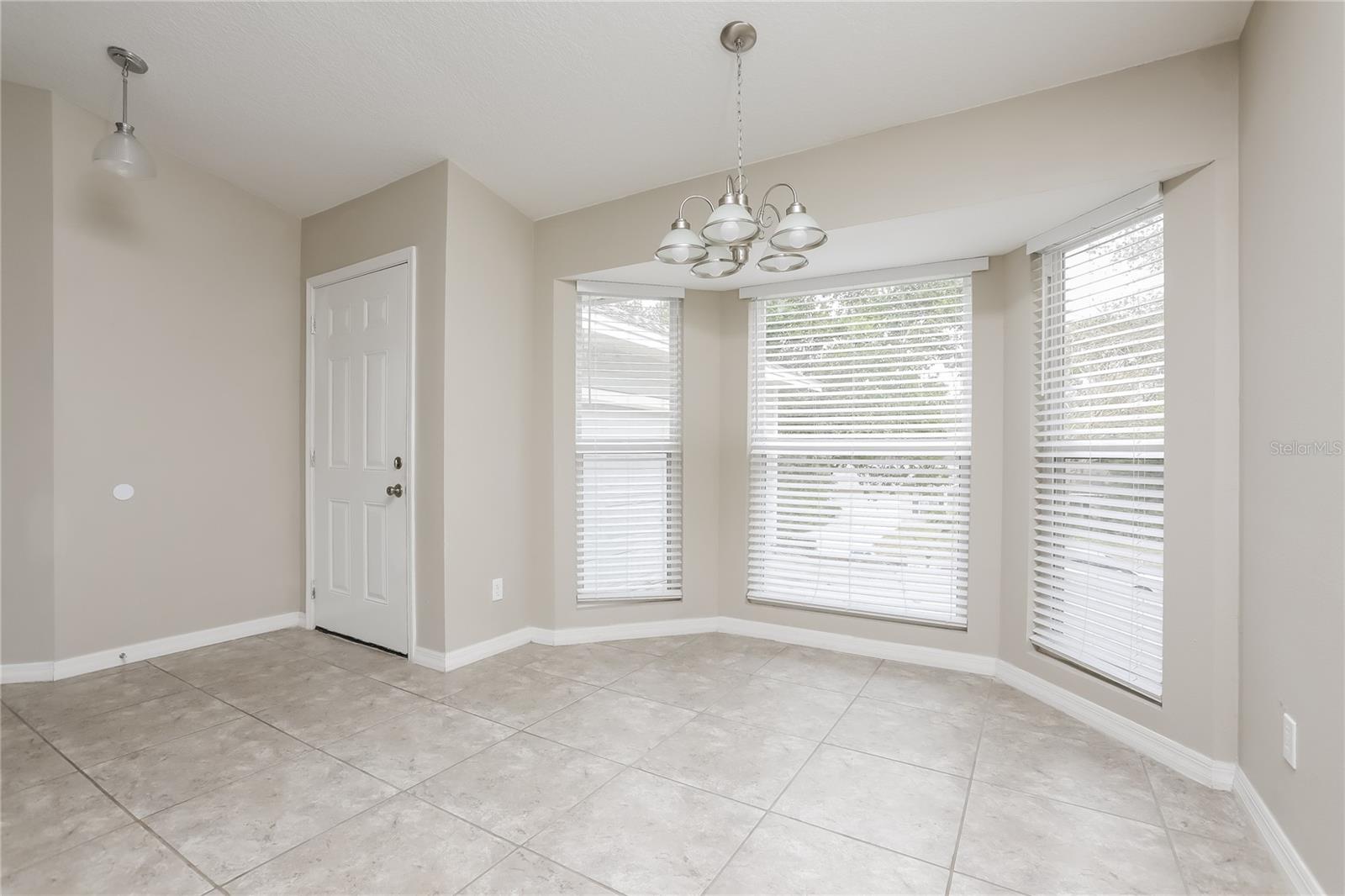 DELTONA LAKES UNIT 04 - Residential Lease