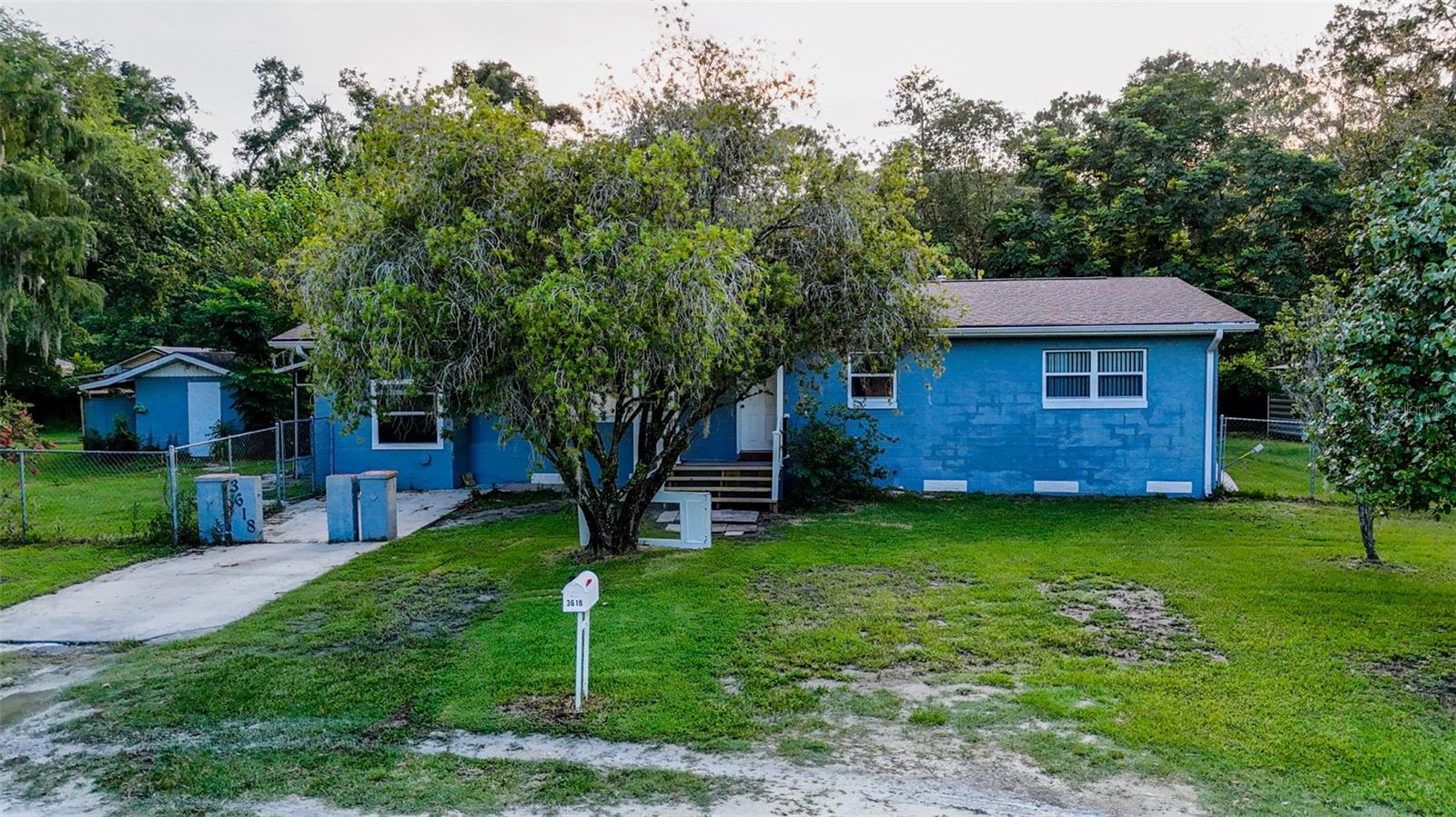 4 bedrooms 3 bathrooms, one of the bedrooms and bathrooms has its own entrance and would be perfect for a older child or parent. Fully fenced in yard. $1800, first last and security, and pet fee, ready to move in 8/1/25. Call today for a tour