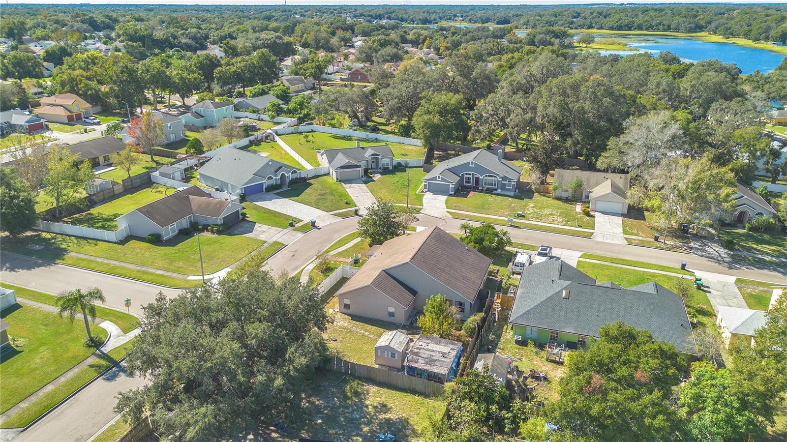 LONG LAKE SHORES - Residential