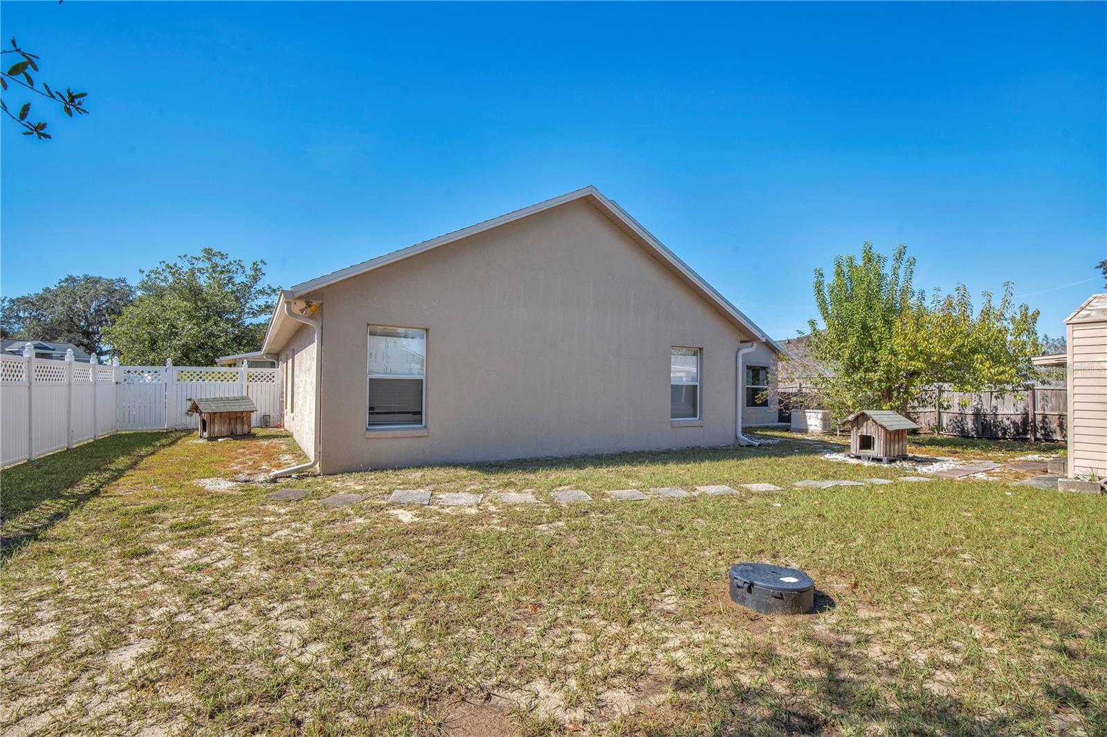 LONG LAKE SHORES - Residential