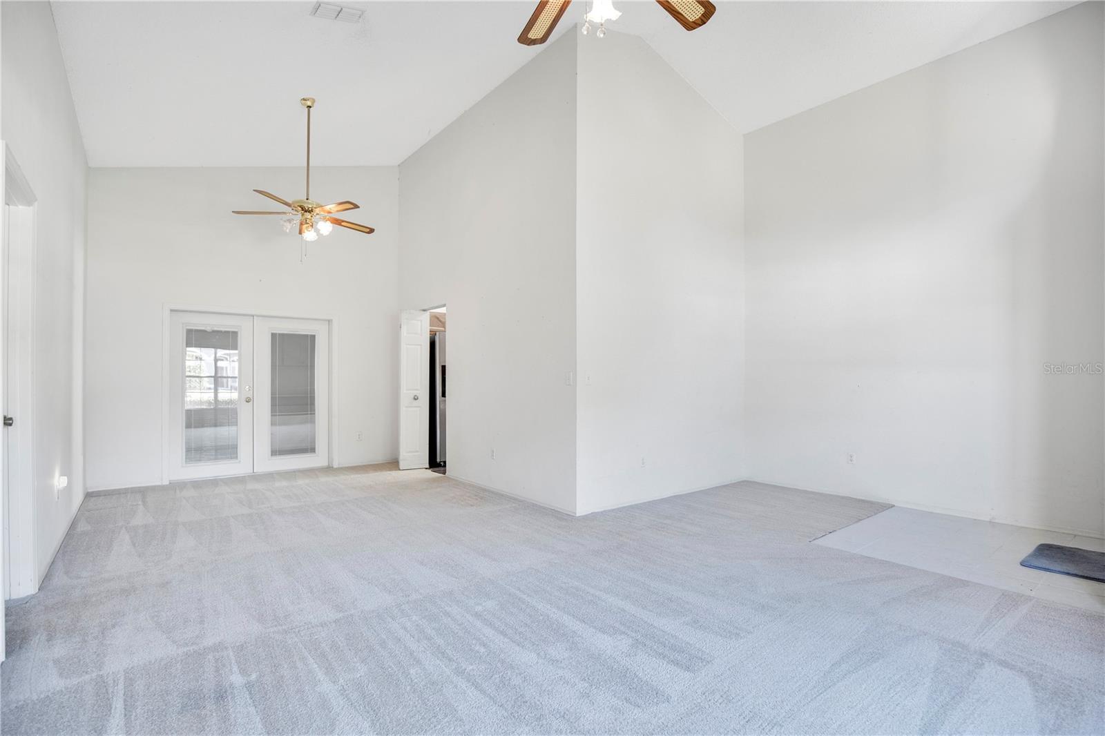 LONG LAKE SHORES - Residential