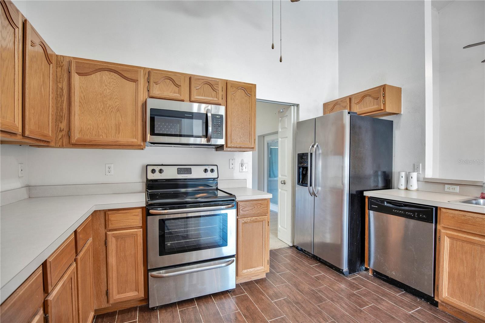 LONG LAKE SHORES - Residential