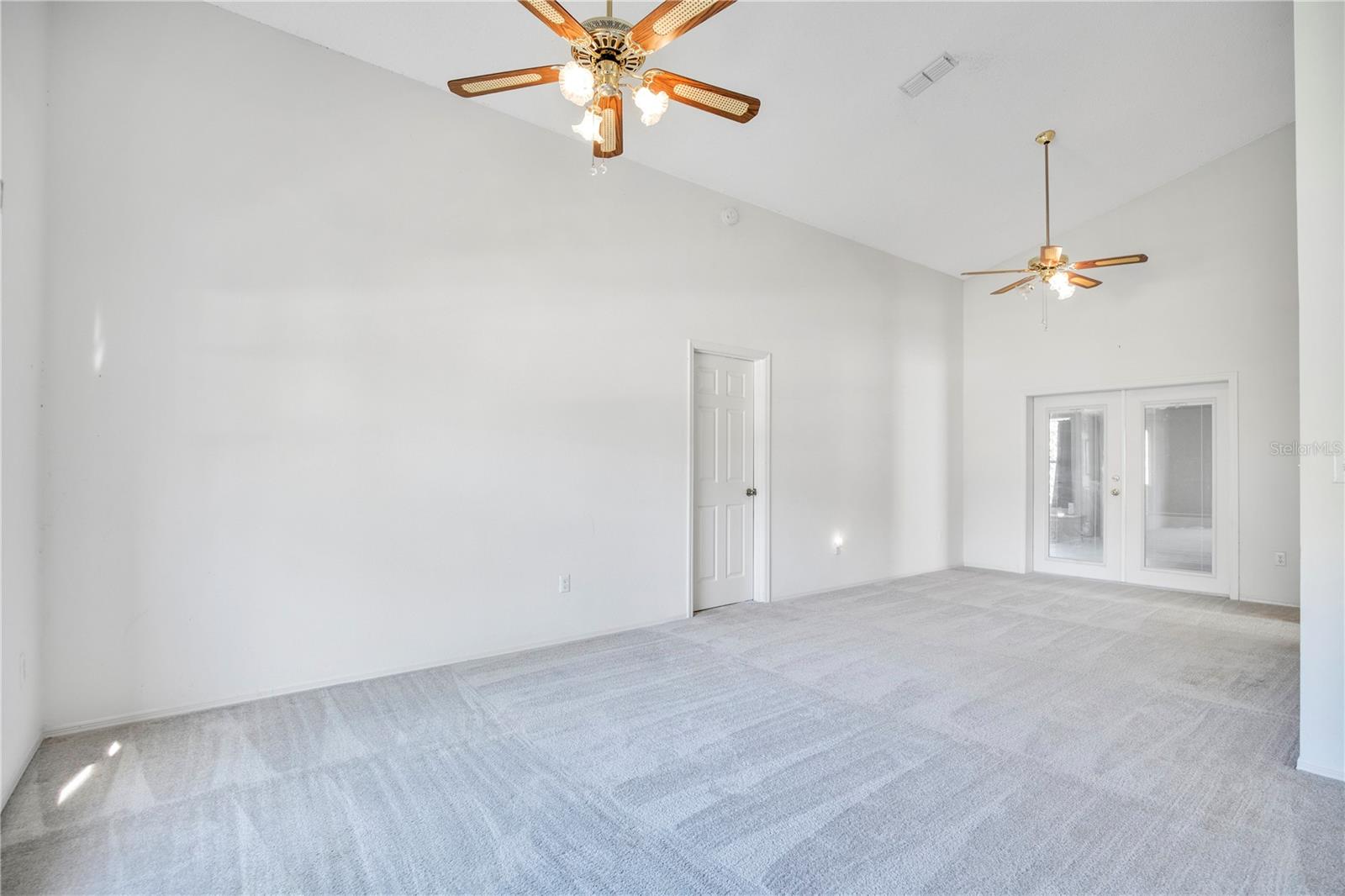 LONG LAKE SHORES - Residential