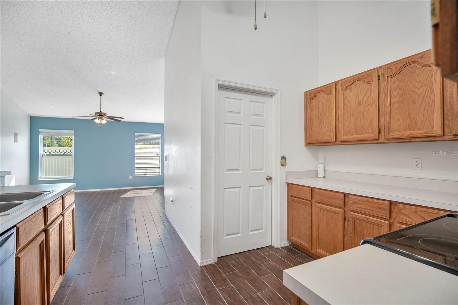 LONG LAKE SHORES - Residential