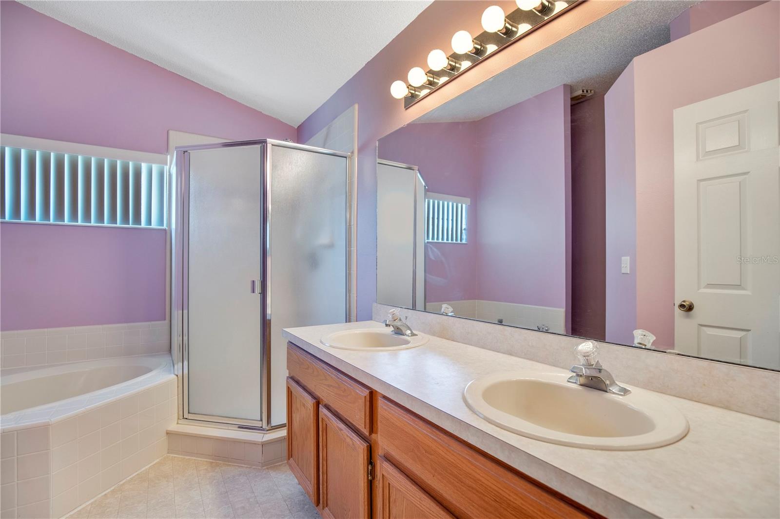 LONG LAKE SHORES - Residential