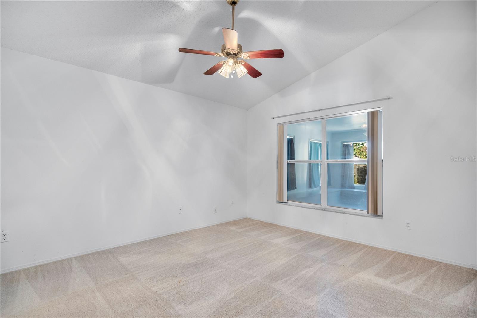 LONG LAKE SHORES - Residential