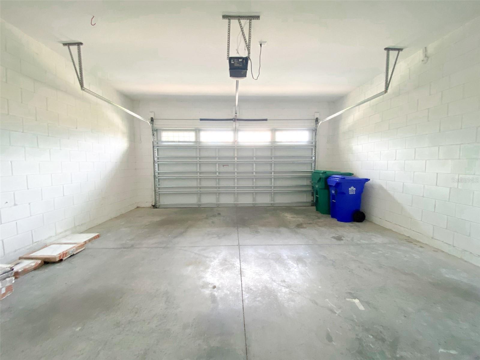 WATERSIDE/JOHNS LAKE PH 2A - Residential Lease