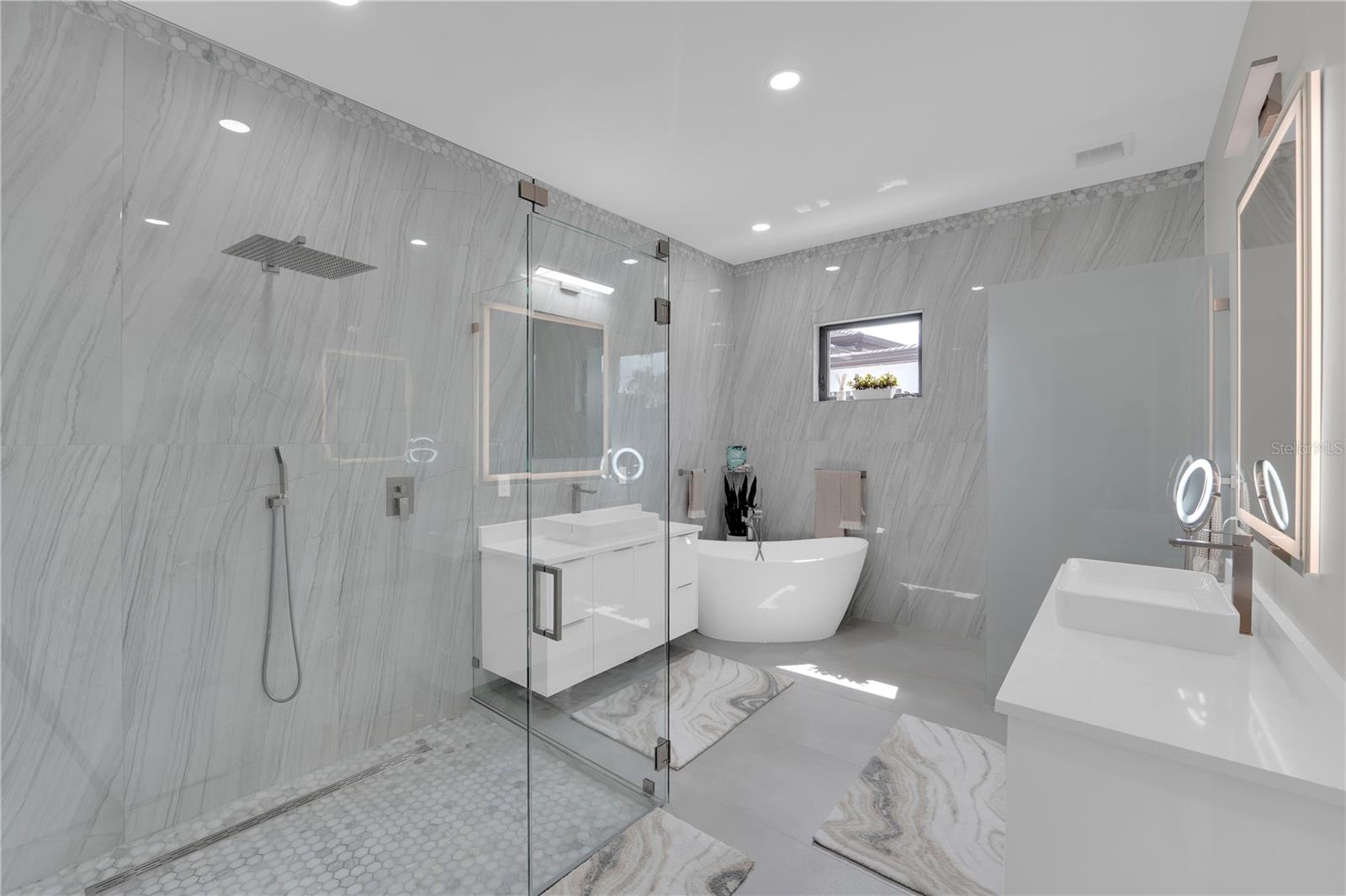 HARBOR CLUB - Residential