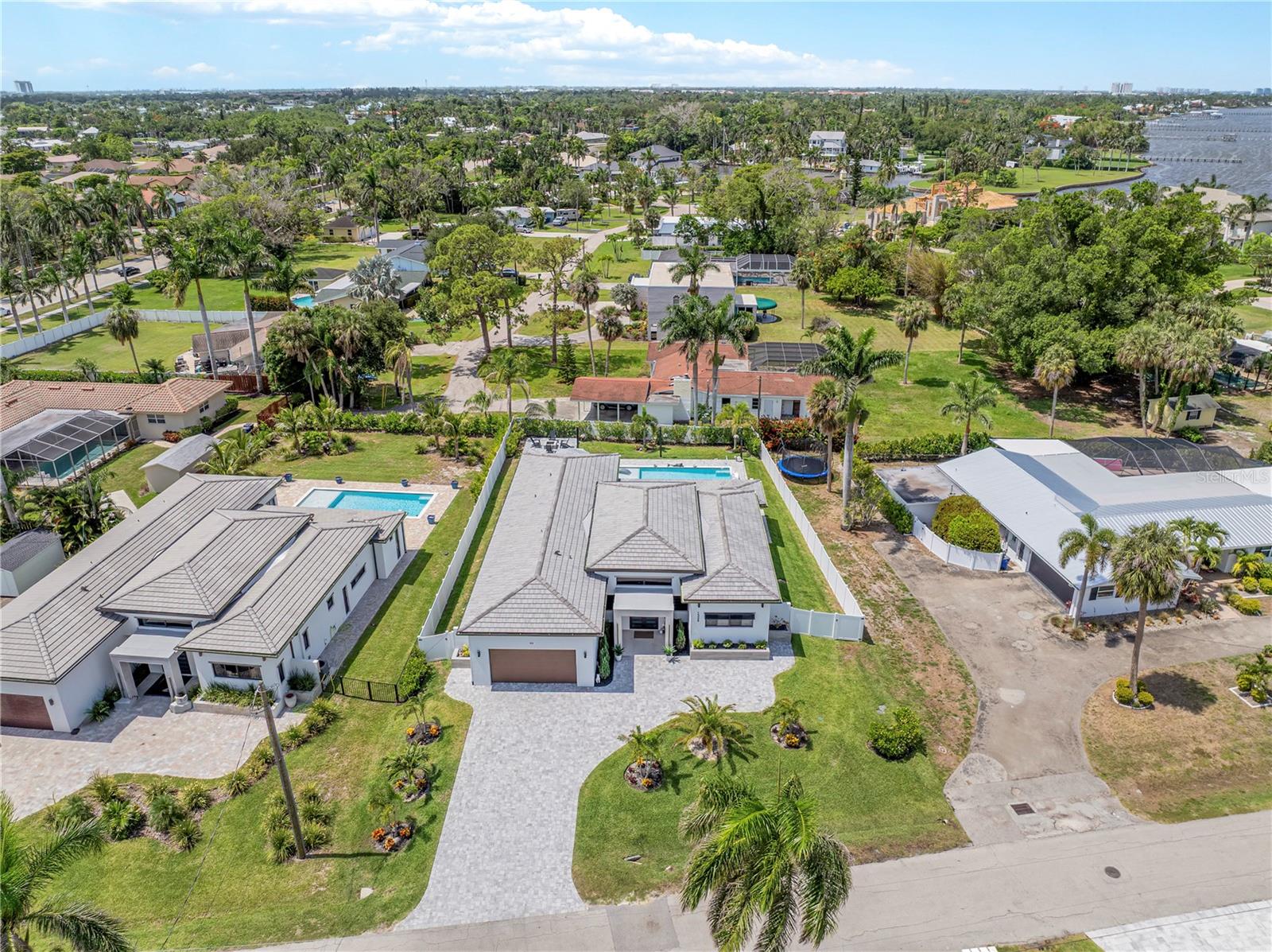 HARBOR CLUB - Residential