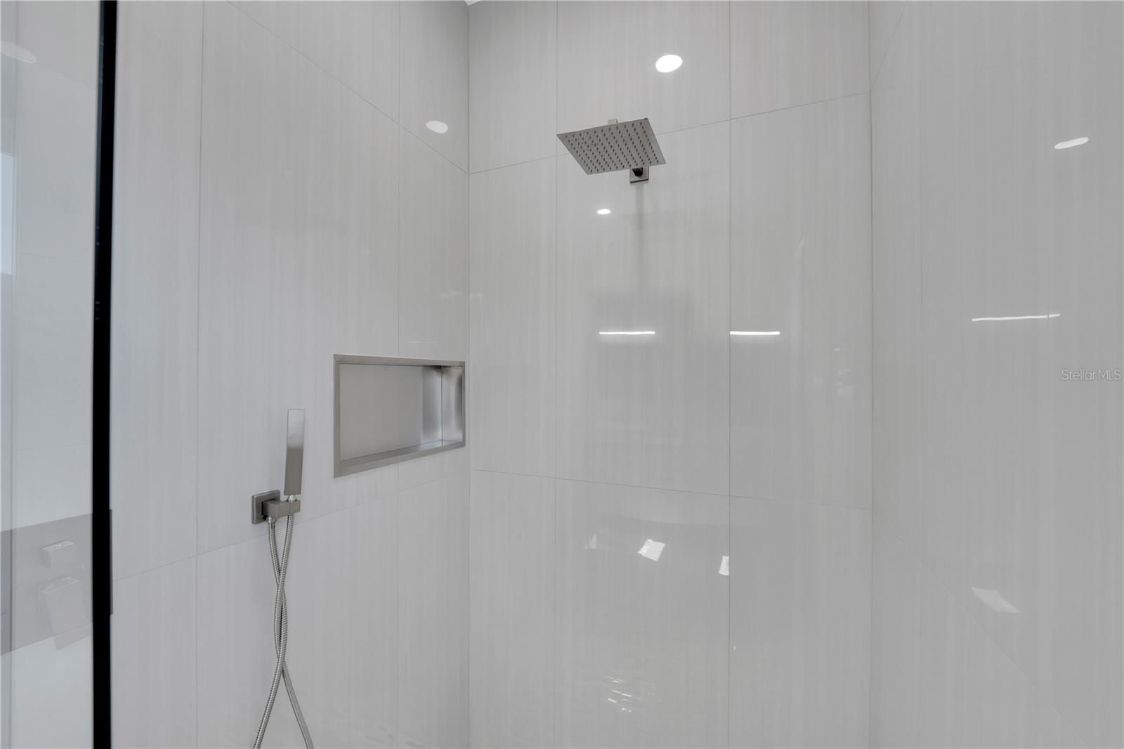 HARBOR CLUB - Residential