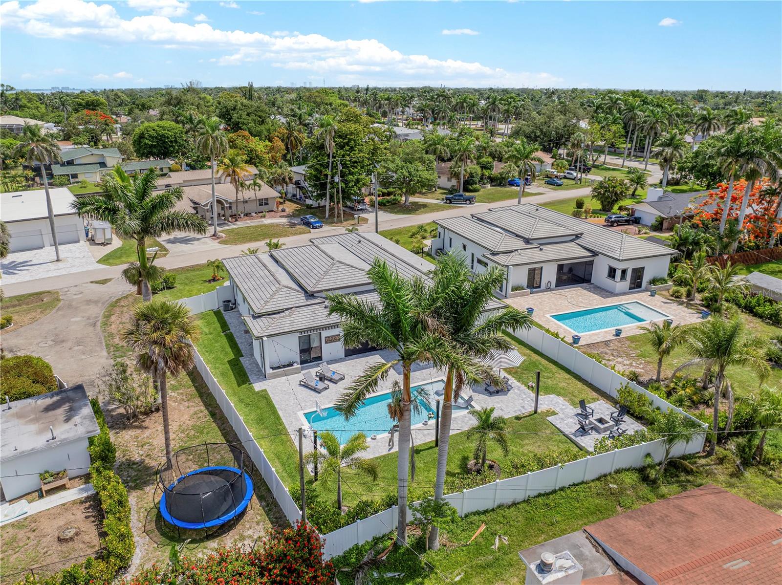 HARBOR CLUB - Residential