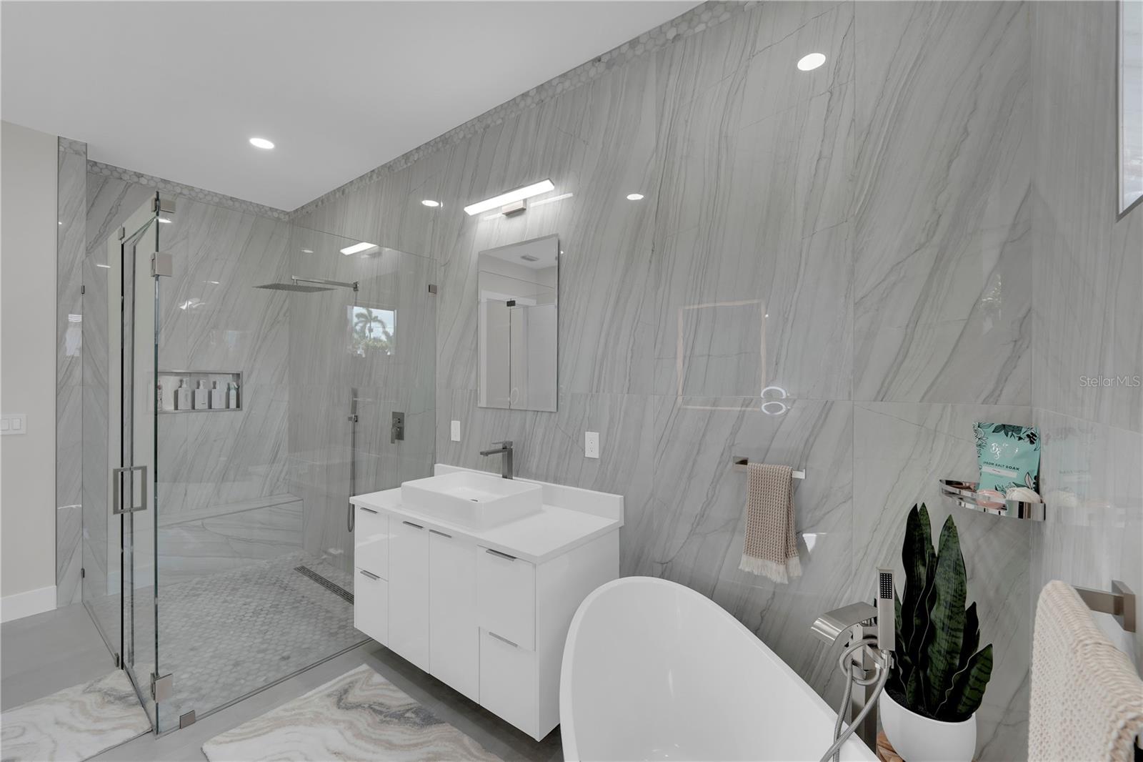 HARBOR CLUB - Residential