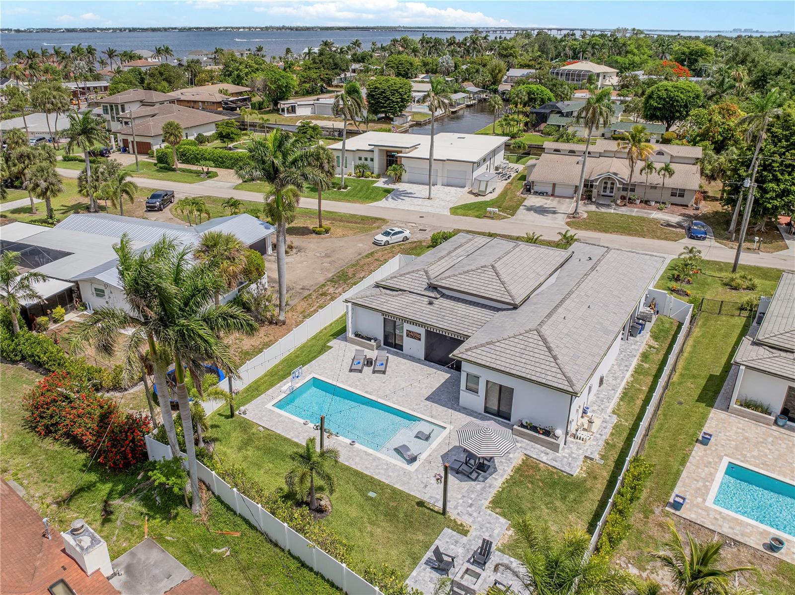 HARBOR CLUB - Residential