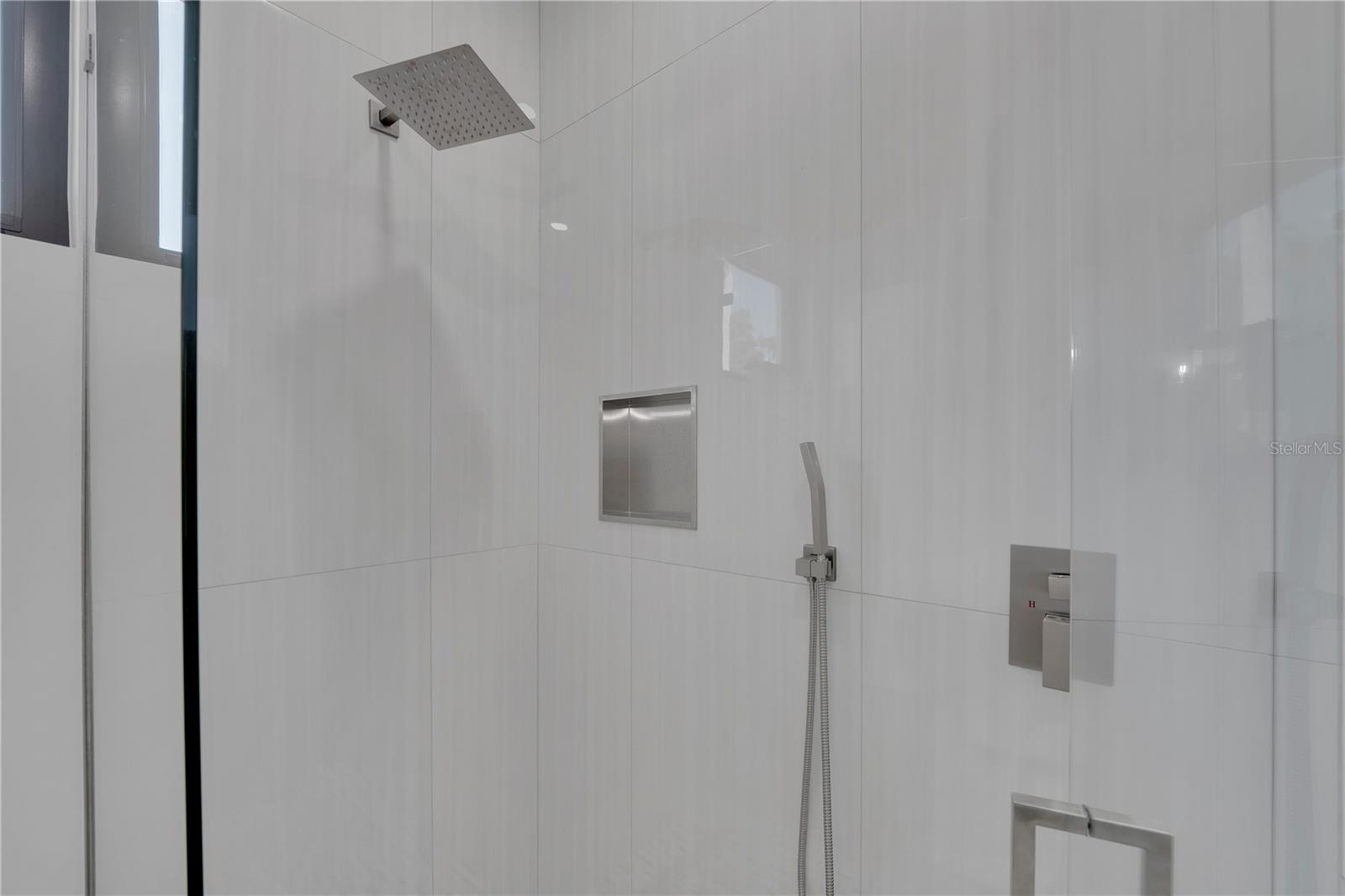 HARBOR CLUB - Residential