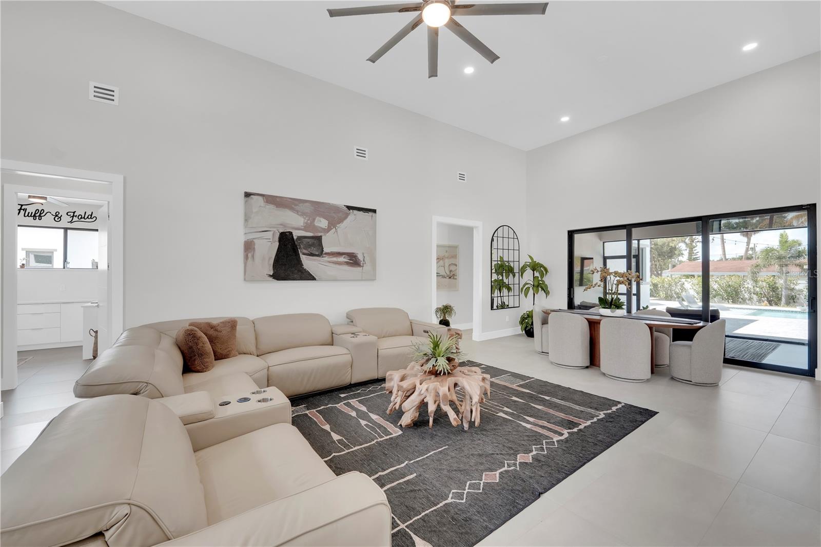 HARBOR CLUB - Residential