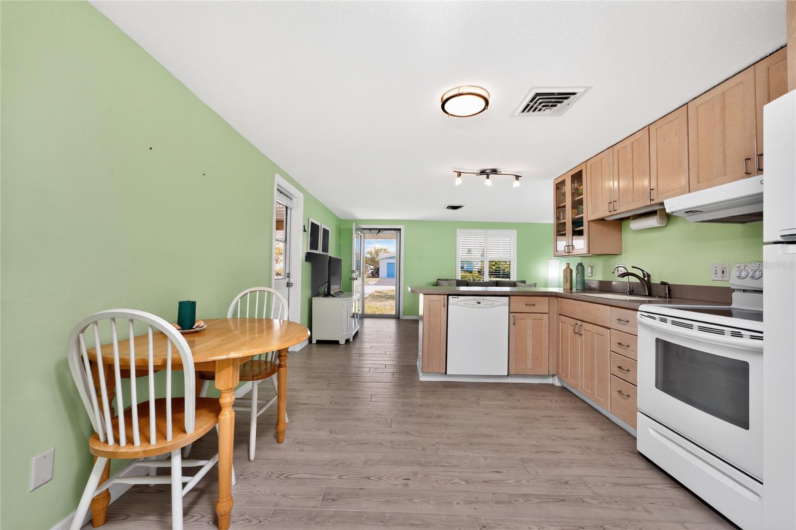 GROVE CITY TERRACE - Residential