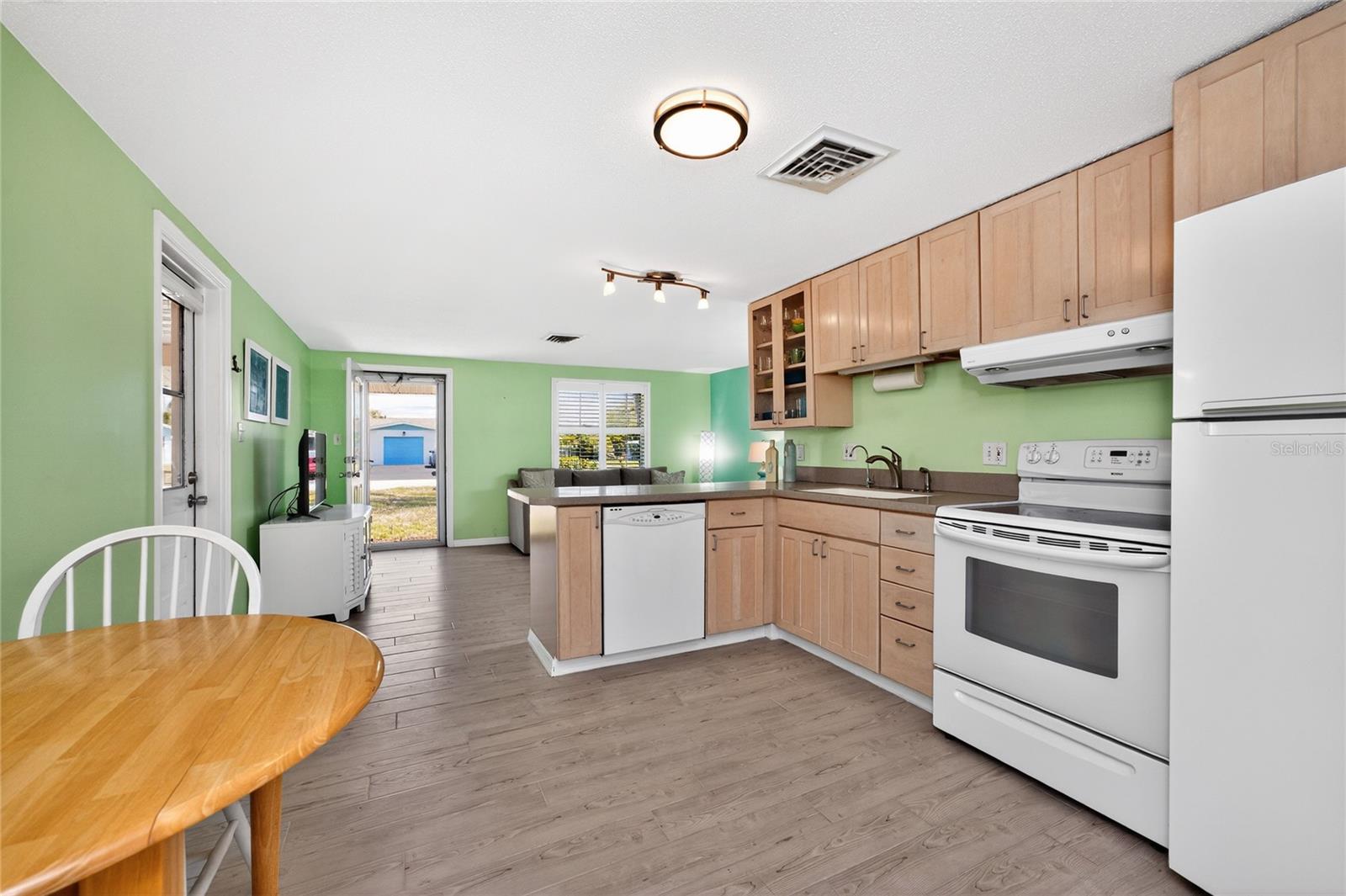 GROVE CITY TERRACE - Residential