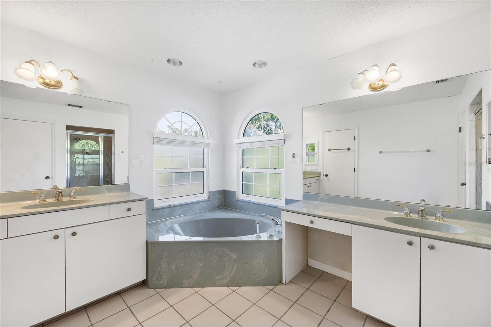 VENEZIA PARK SEC OF VENICE - Residential