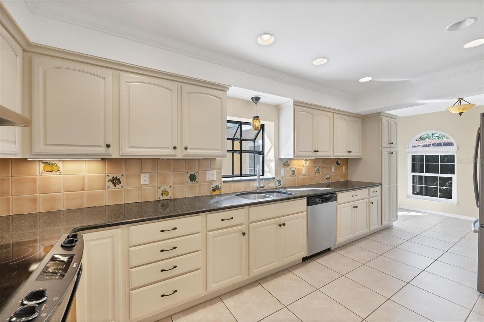 VENEZIA PARK SEC OF VENICE - Residential