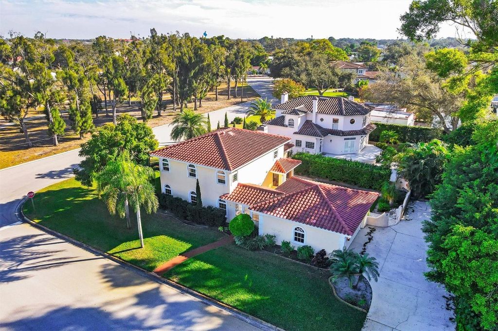 Photo of 500 Venezia Parkway, Venice, FL 34285 (MLS # N6141944)