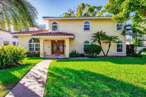 Photo of 500 Venezia Parkway, Venice, FL 34285 (MLS # N6141944)