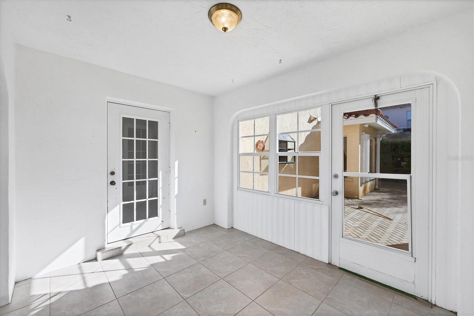 VENEZIA PARK SEC OF VENICE - Residential