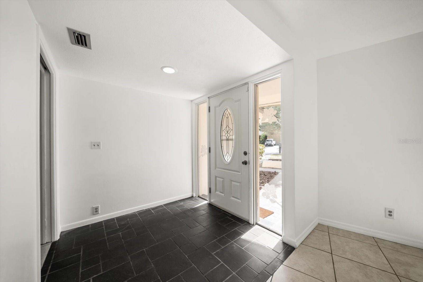 1142 LANCER LANE
