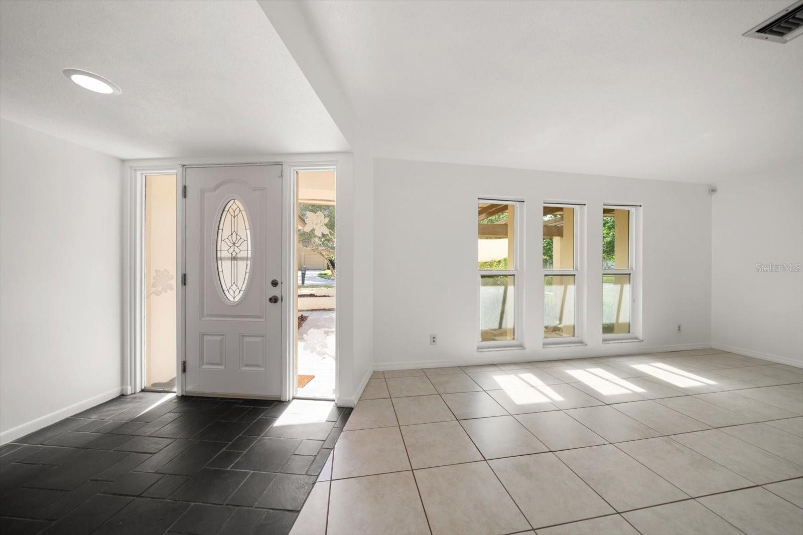 1142 LANCER LANE