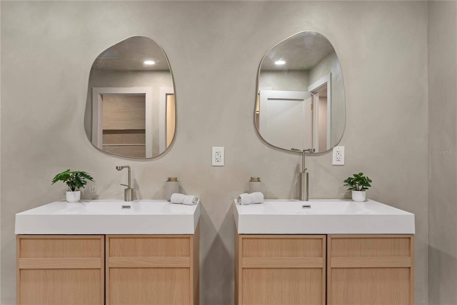 SUNSET PARK - Residential