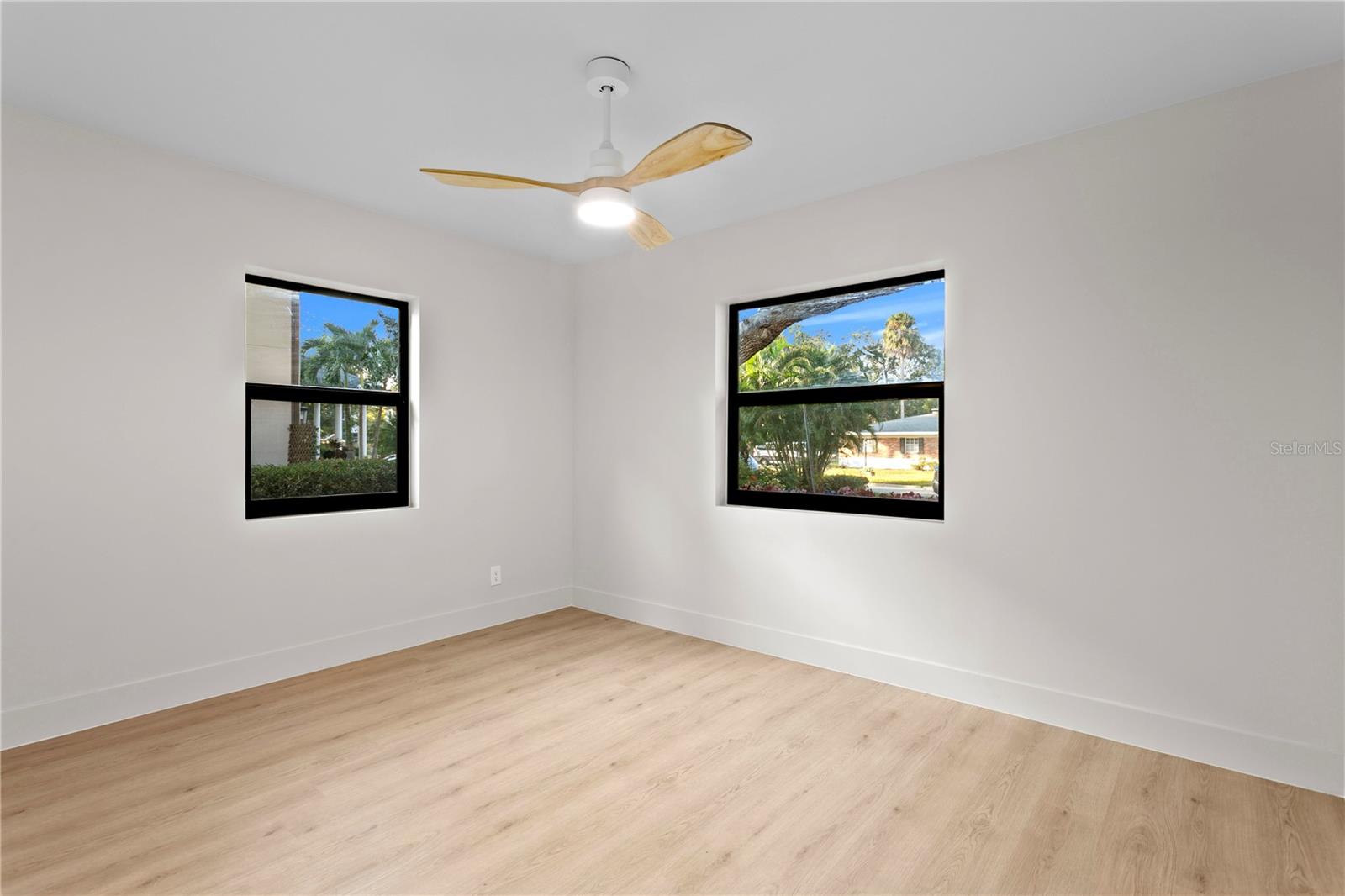 SUNSET PARK - Residential