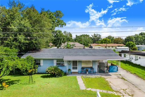 A home in LAKELAND