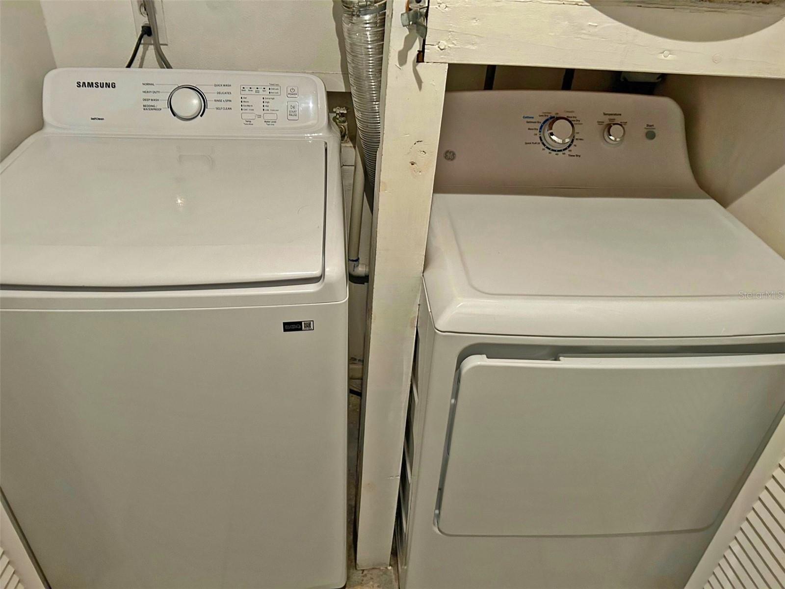 LOWELL VILLAGE - Residential