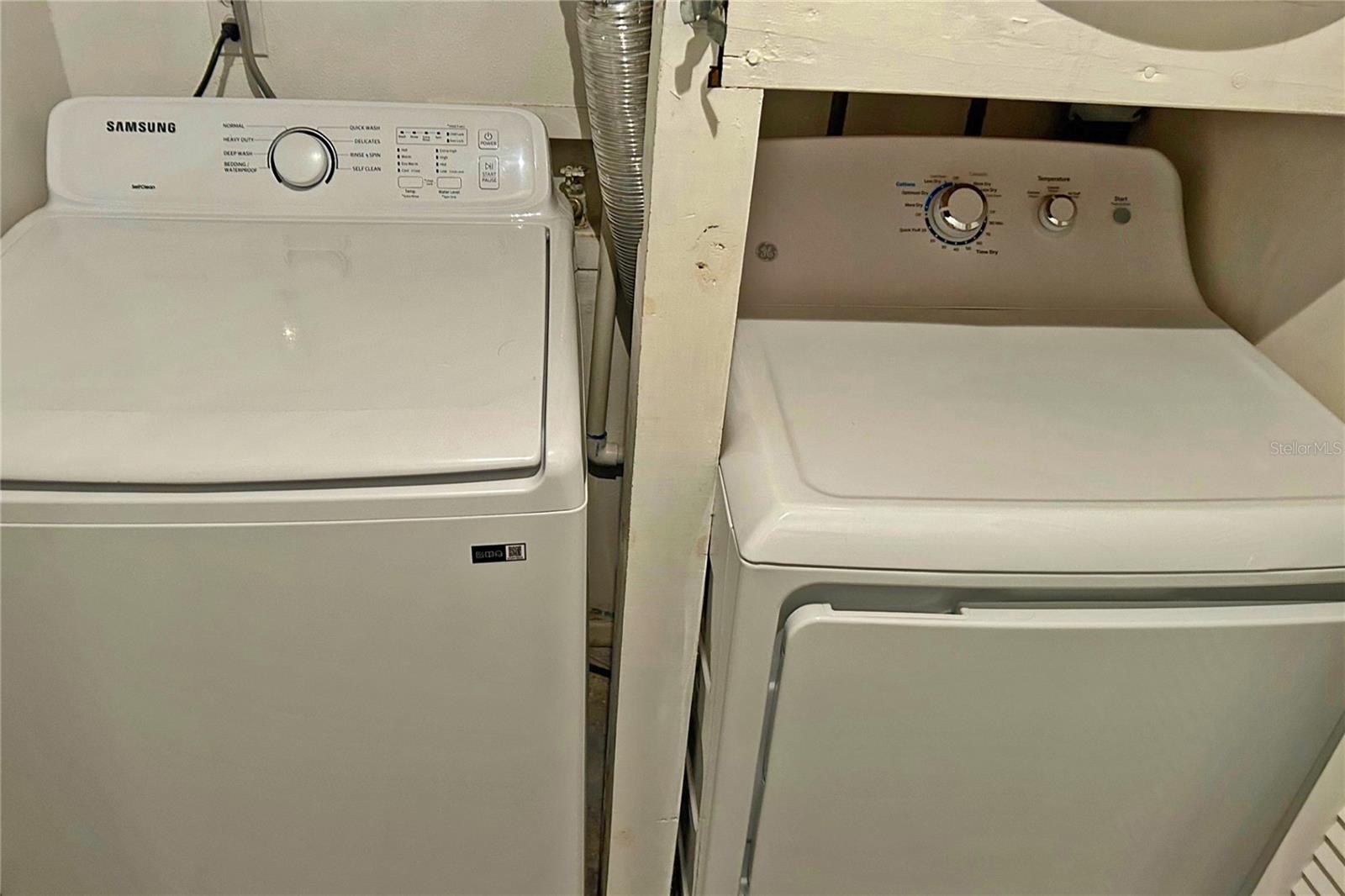 LOWELL VILLAGE - Residential