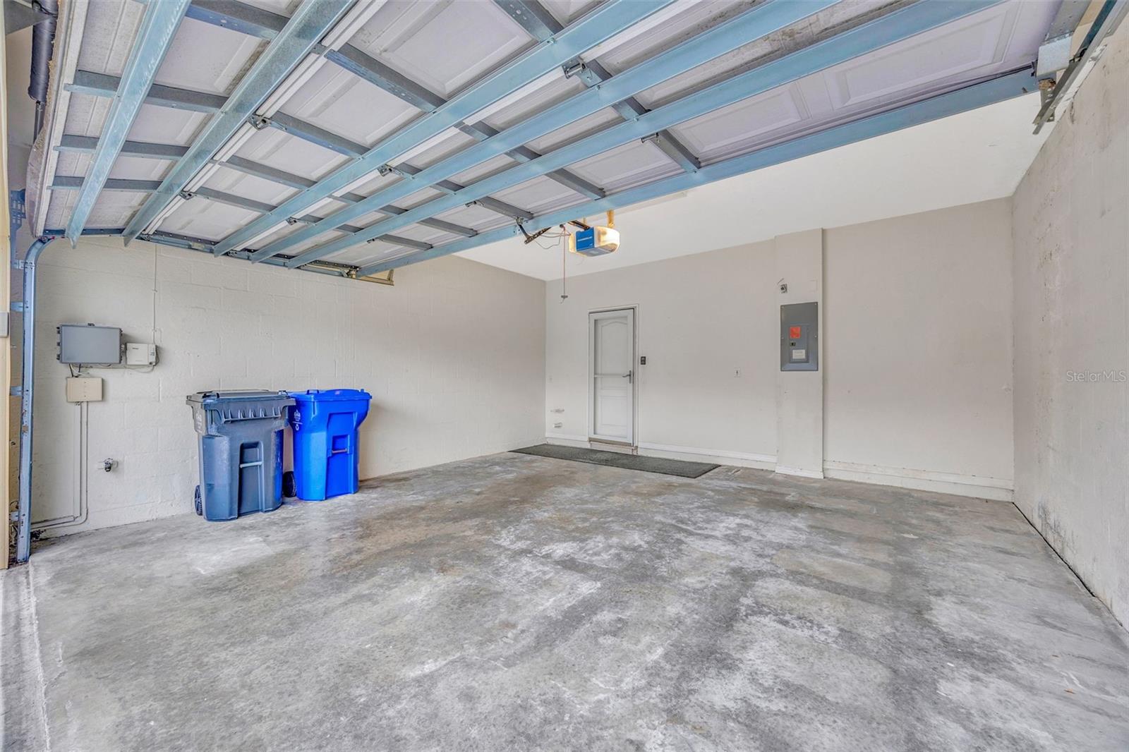 LUXURY CONDO AT FISHHAWK RANCH - Residential