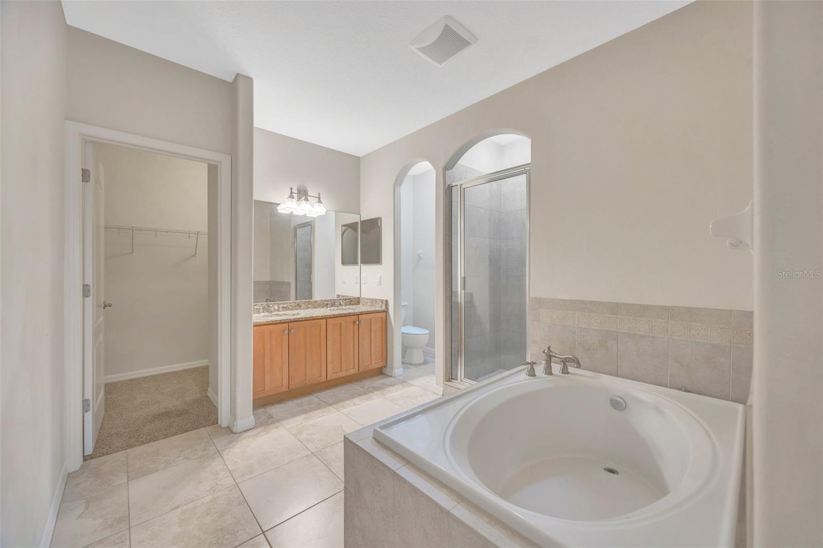 LUXURY CONDO AT FISHHAWK RANCH - Residential