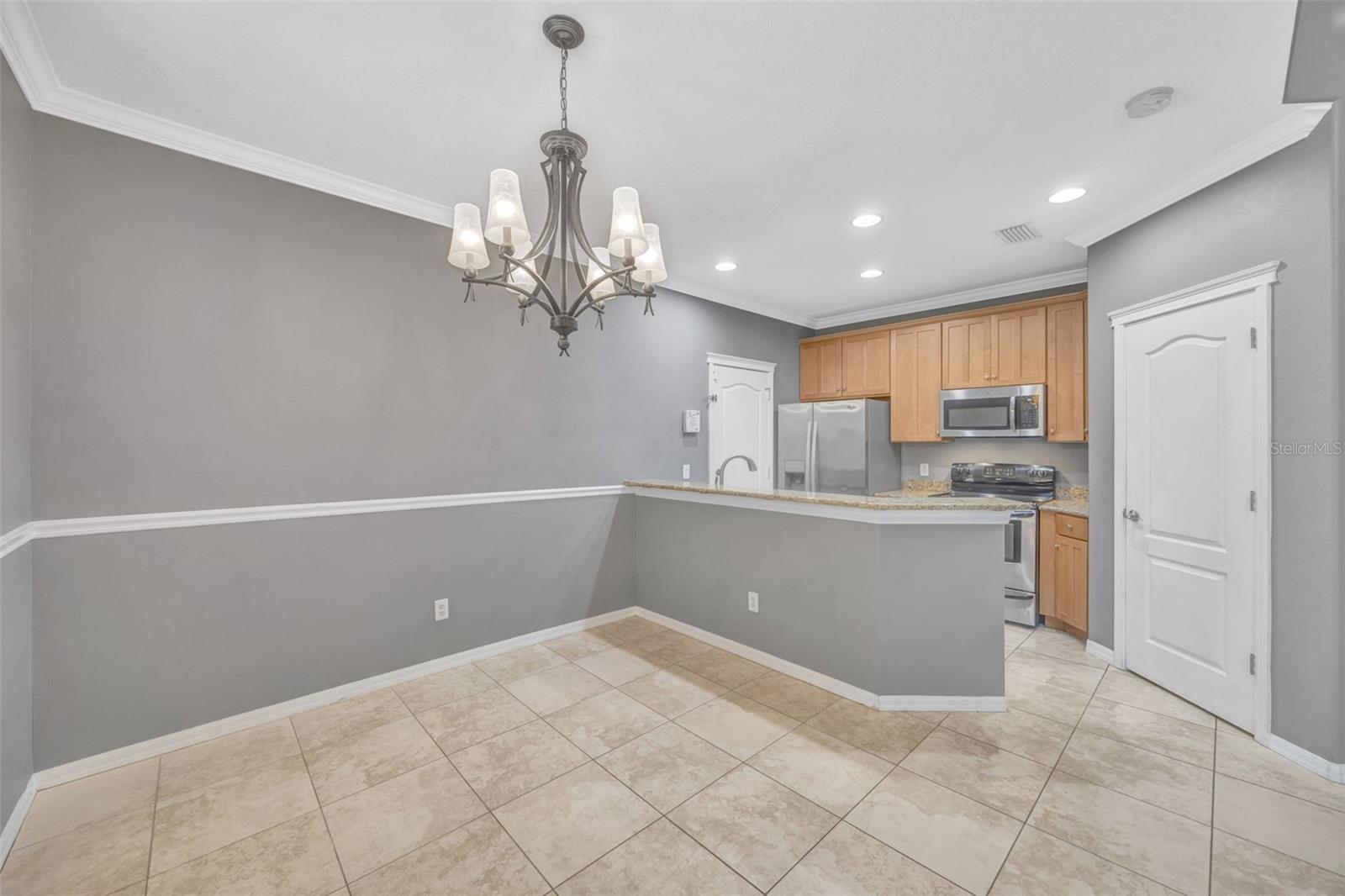 LUXURY CONDO AT FISHHAWK RANCH - Residential