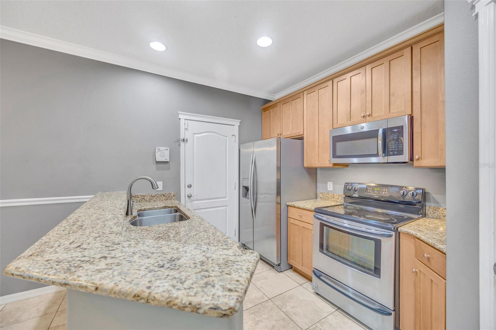 LUXURY CONDO AT FISHHAWK RANCH - Residential