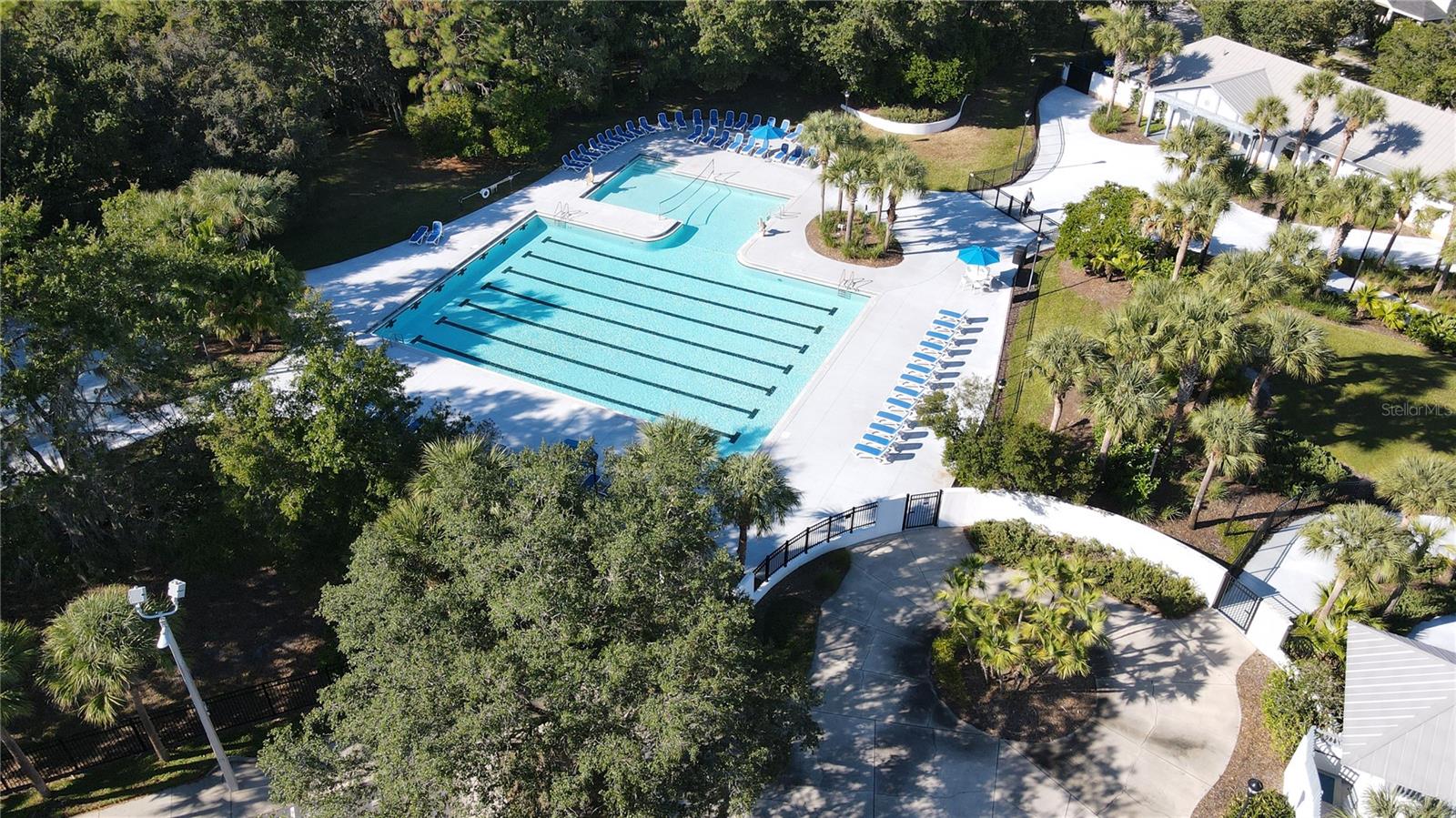 LUXURY CONDO AT FISHHAWK RANCH - Residential