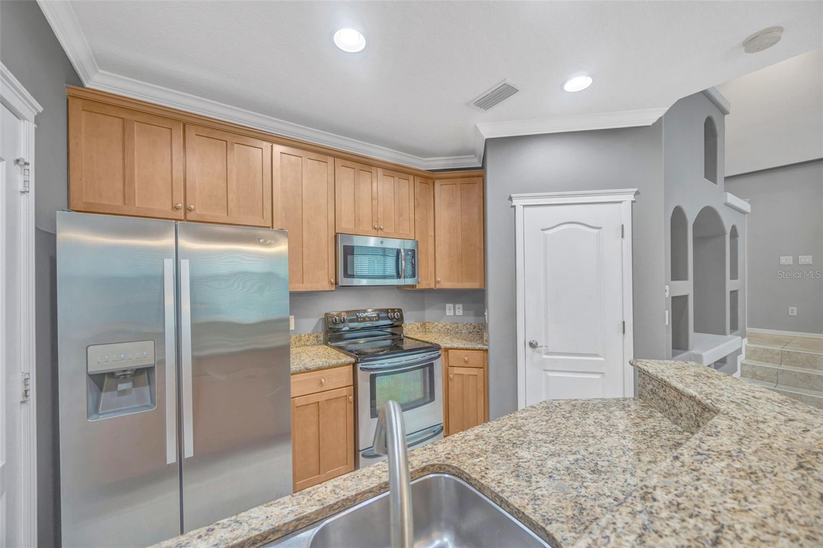 LUXURY CONDO AT FISHHAWK RANCH - Residential