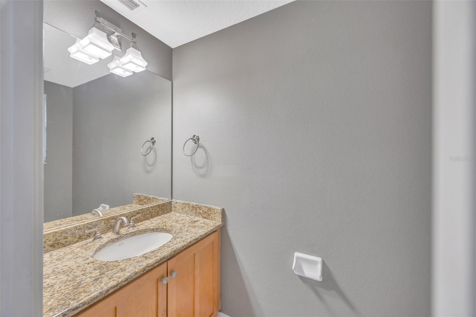 LUXURY CONDO AT FISHHAWK RANCH - Residential