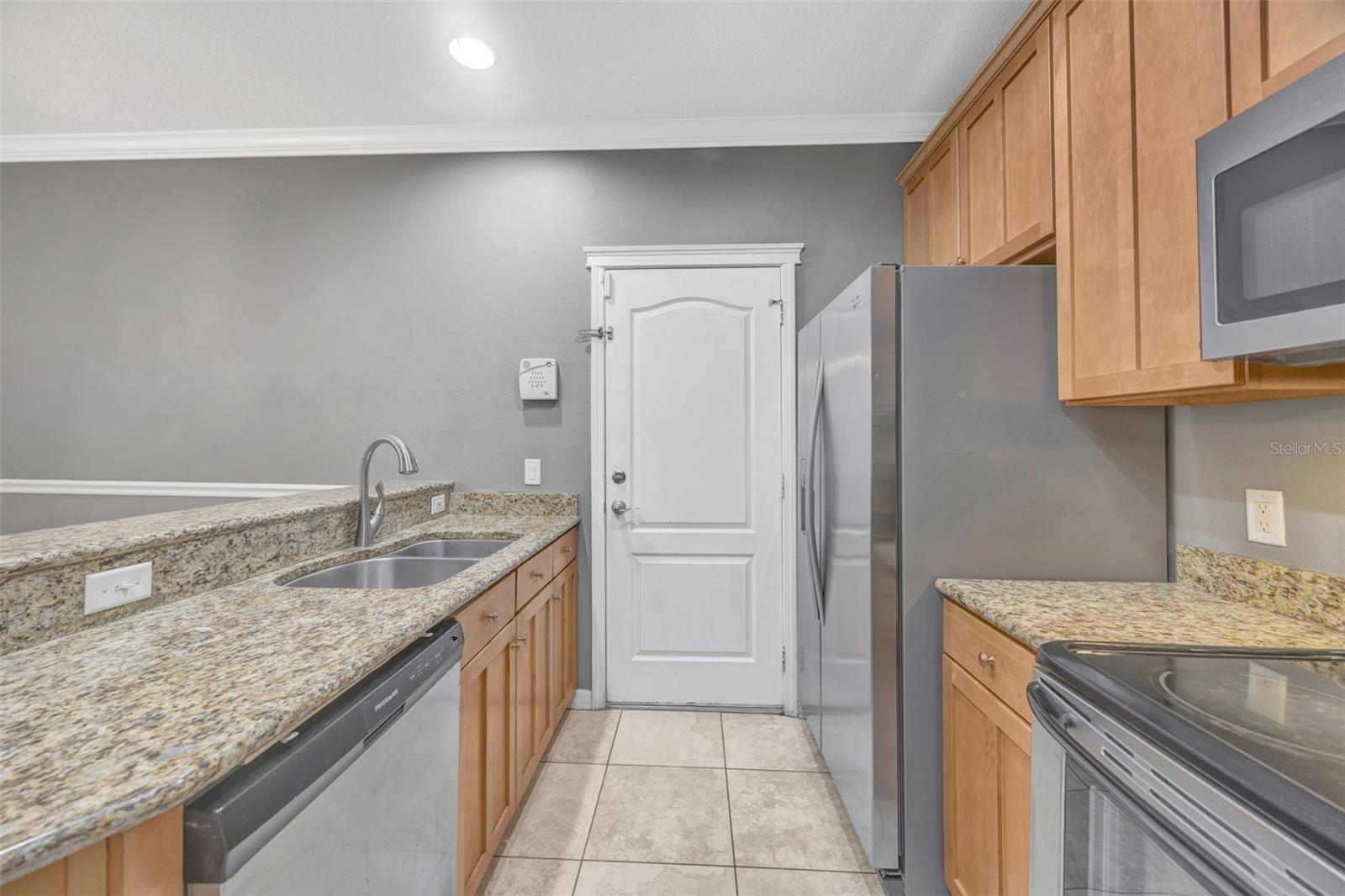 LUXURY CONDO AT FISHHAWK RANCH - Residential