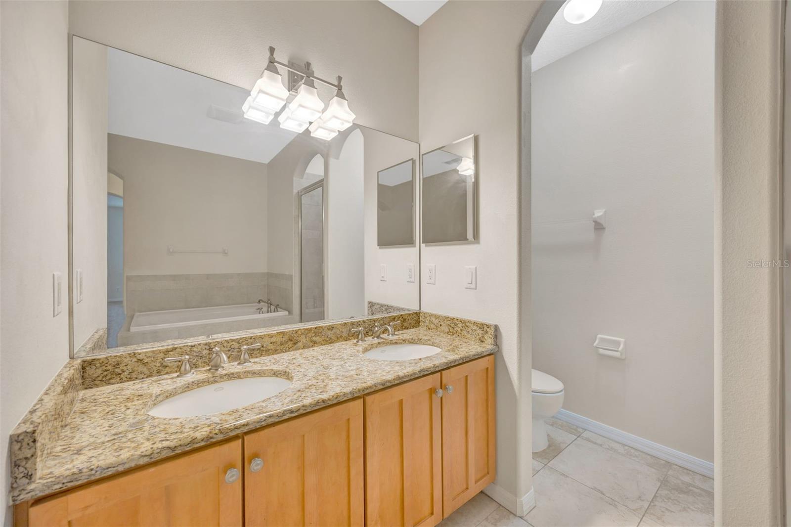 LUXURY CONDO AT FISHHAWK RANCH - Residential