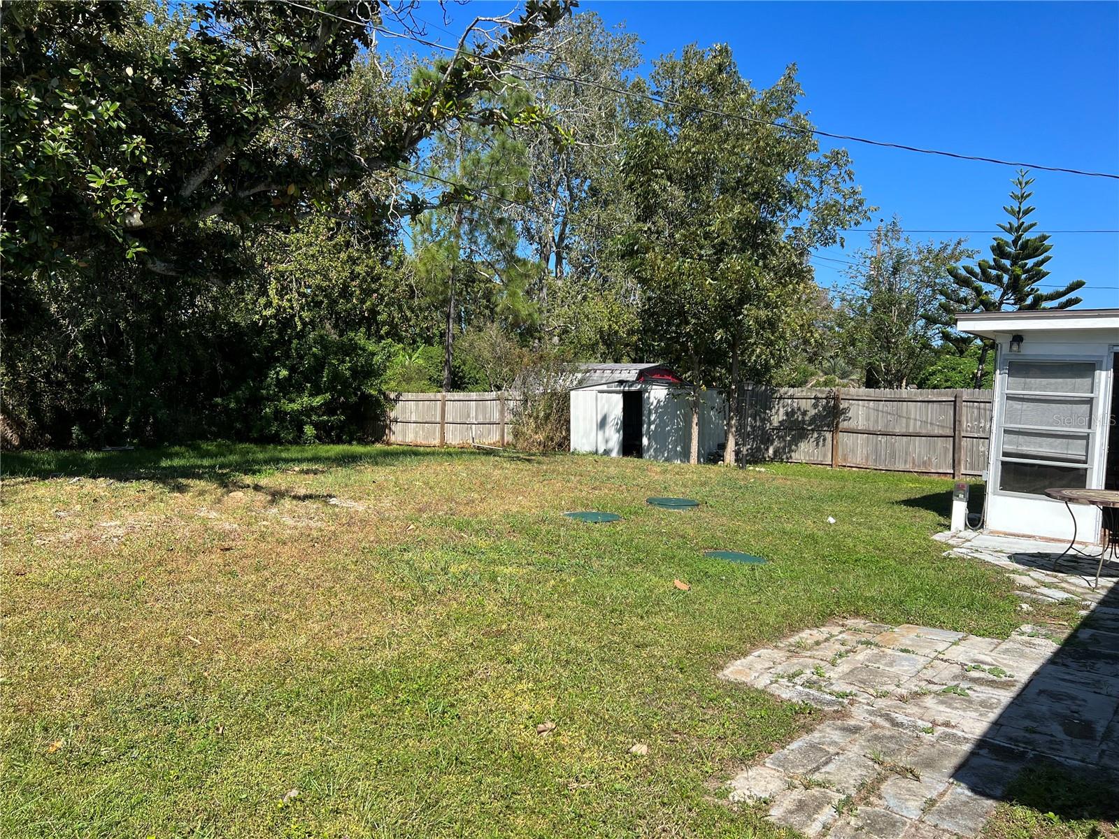 COUNTRY ESTATES - Residential Lease