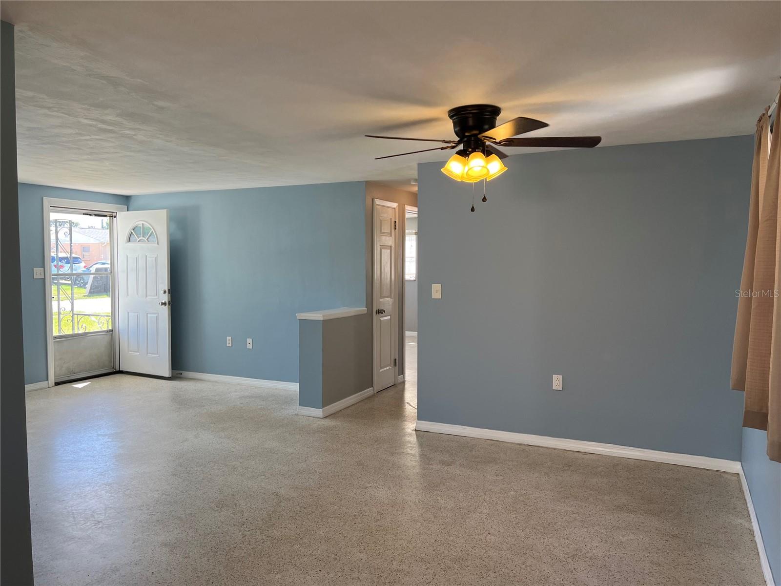 COUNTRY ESTATES - Residential Lease