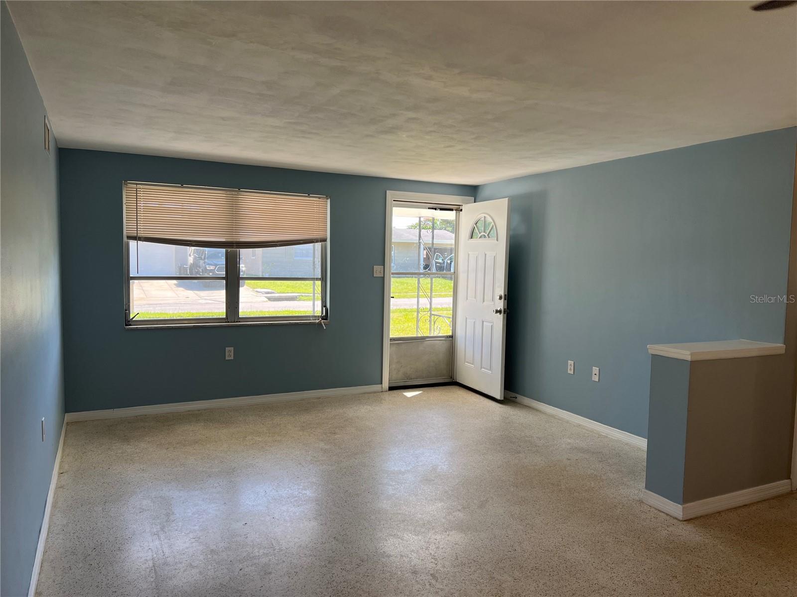 COUNTRY ESTATES - Residential Lease