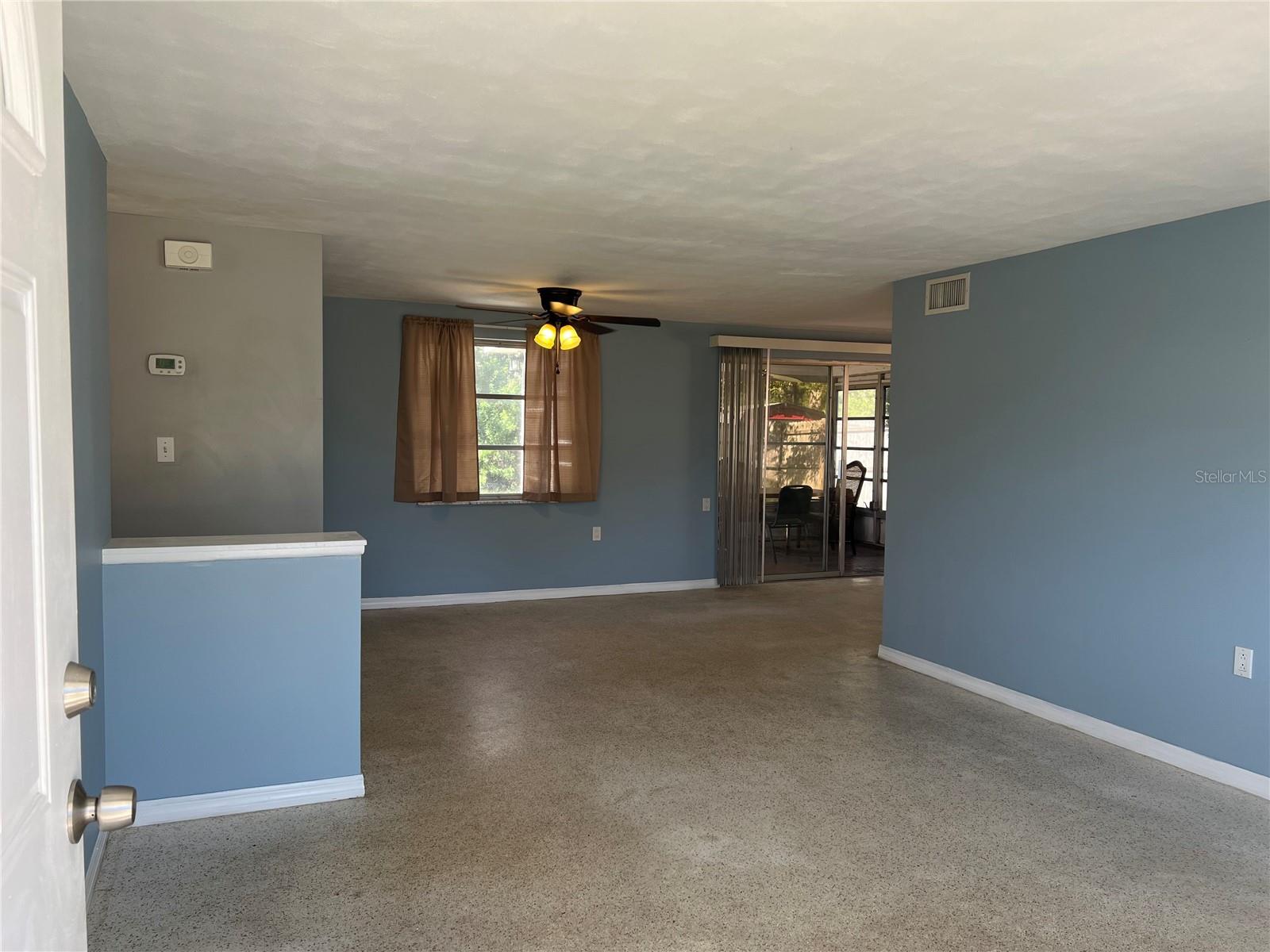 COUNTRY ESTATES - Residential Lease